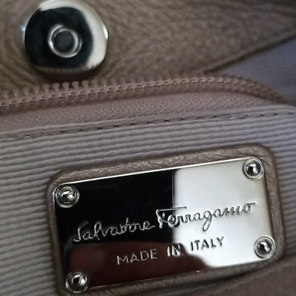 🆕️ Nude Pink Salvatore Ferragamo Purse - Picture 5 of 8